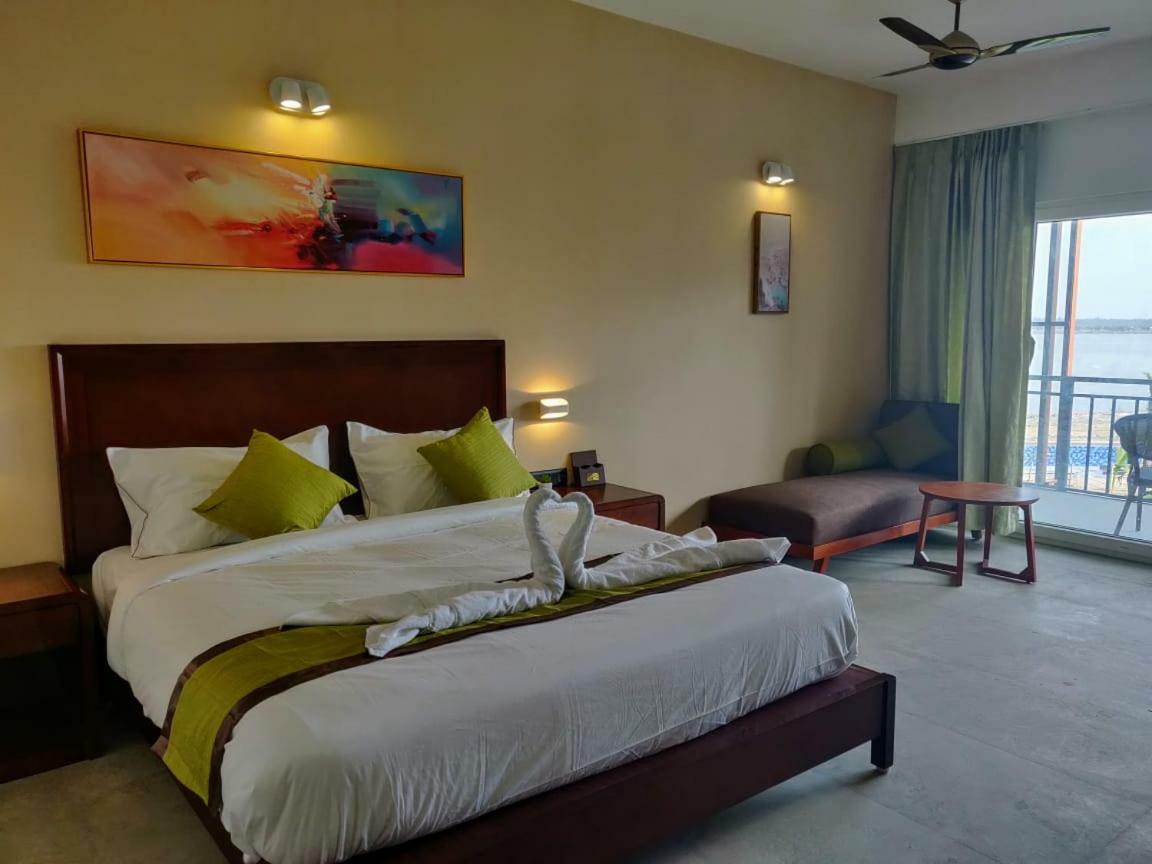 Hotel Sonar Bangla Taki Hasnabad Екстер'єр фото